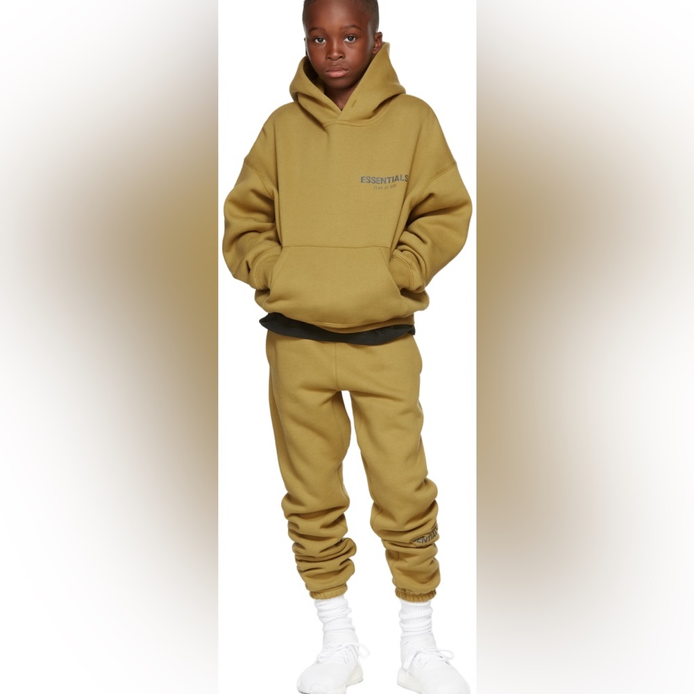 PEANUT BUTTER BROWN ESSENTIALS (SWEATPANTS)